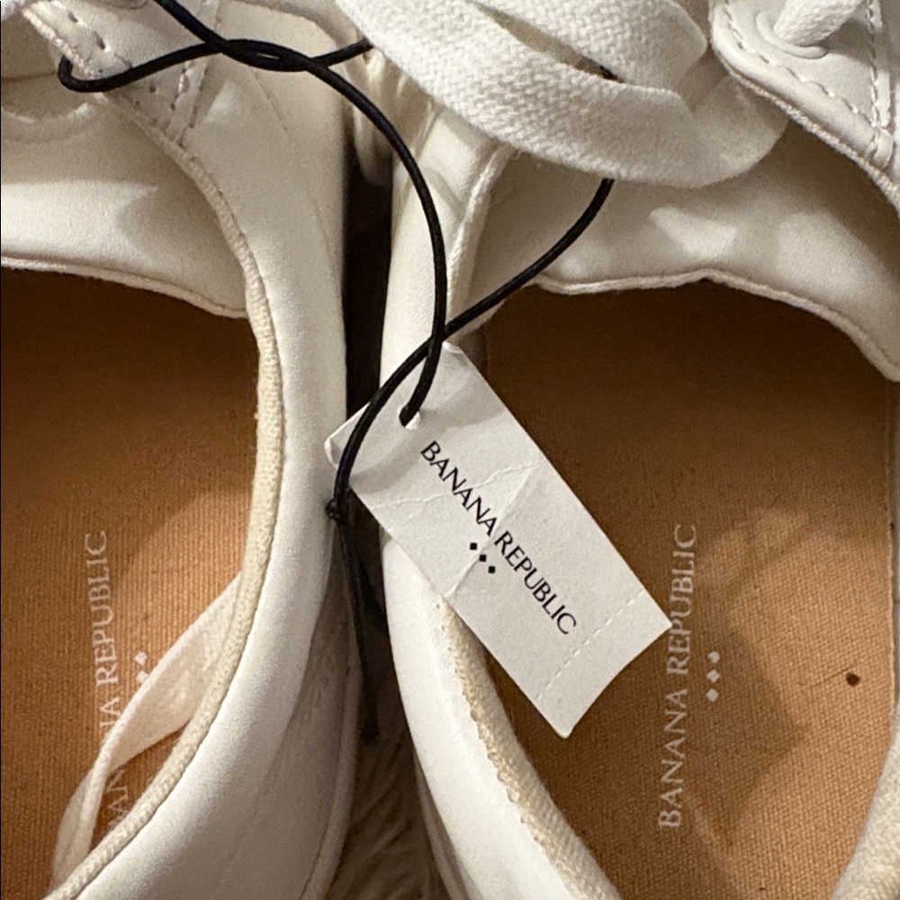 Banana Republic Classic White Lace-Up Sneakers sz 10 - Picture 2 of 8